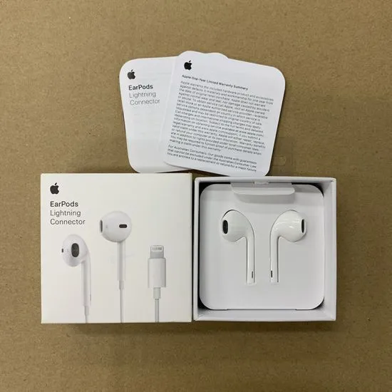 Apple%20EarPods%20with%20Lightning%20Connector%20In%20Ear%20Earphones%20And%20Headphone%20With%20Microphone%20For%20iphone%20Direct%20connection%20-%20Image%202