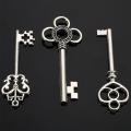 30pcs Antique Vtg old look Ornate Skeleton Keys Lot Pendant Fancy Heart. 
