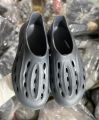 New Comfortable Summer Couple Hole Crocs SuperClogs Outdoor Beach Shoes Soft-Soled Non-Slip Breathable Sandals for Men. 
