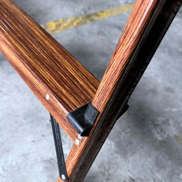 Paragon%20Premium%20Aluminium%20Ladder%20%E2%80%93%20(6%20-7%20Steps)%20%7C%20Durable%20&%20Lightweight%20-%20Everbest%20Ladder%20-%20Image%207