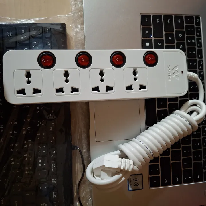 Walton%204%20Point%20Extension%20Socket%20%E2%80%93%203,5%20%20Meter%20Cable%20%E2%80%93%20Individual%20Switch%20%E2%80%93%20White%20Multiplug%20%E2%80%93%20Heavy%20Duty%20-%20Image%203