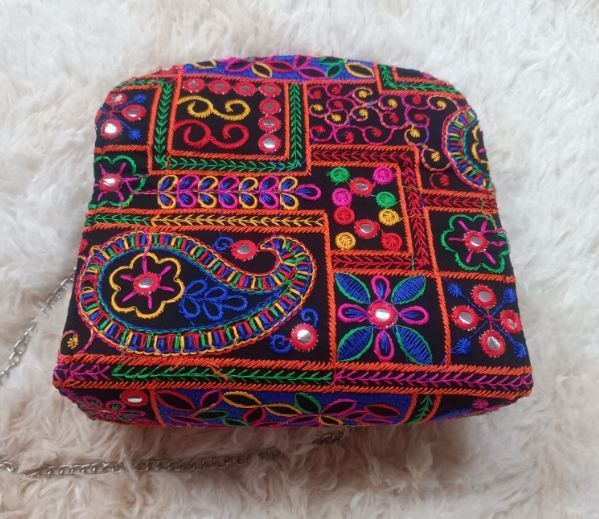 New%20Nokshi%20Desing%20Ladies%20Hand%20Purse%20For%20Women,%20Handbag%20For%20Girls%20Wallet%20-%20Image%206