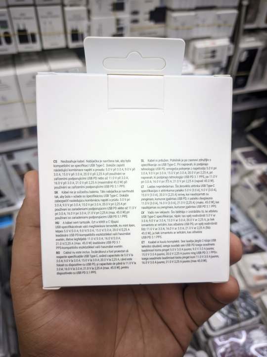 Google%2045W%20USB-C%20Power%20Adapter%20(Made%20in%20Vietnam)%20-%20Image%206