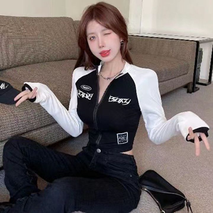 Y2K%20Vintage%20T-shirt%20Women%20Spring%20O%20Neck%20Long%20Sleeve%20Crop%20Top%20Korean%20Fashion%20Vintage%20High%20Street%20Zip%20Up%20Skinny%20Tees%20Streetwear%20-%20Image%204