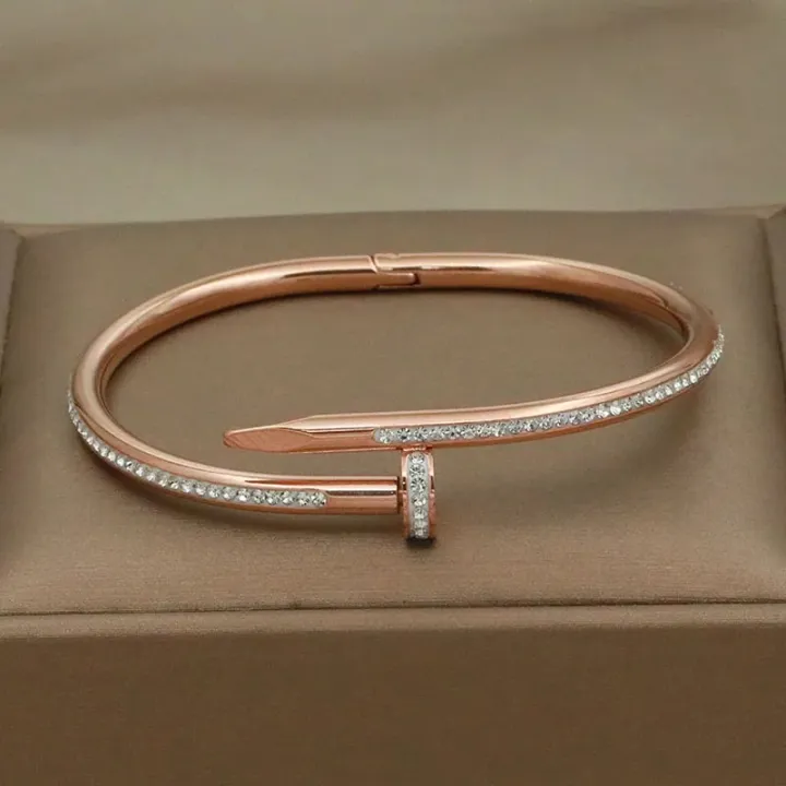 Classic%20Stainless%20Steel%20Unique%20Charm%20Bracelet%20for%20Women%20Roman%20Crystal%20Bracelets%20Rust-proof%20Wrist%20Jewelry%20Gift%20Party%20-%20Image%203