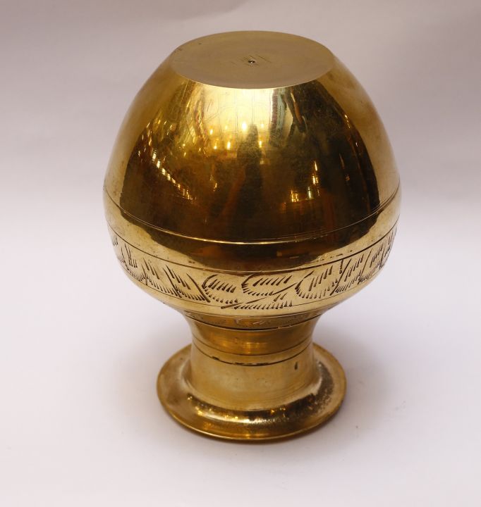 Kolkata%20Brass%20Kolos%20-%20Golden%20-%20Image%203