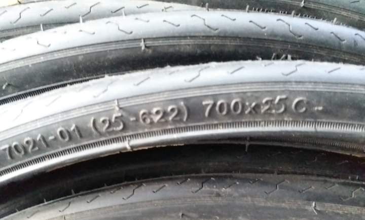 700%20x%2023c%20RACING%20BIKE%20TYRE%20CYCLE%20TYRE%20-%20TYRES%20&%20TUBES%20PAIRS%20BUNDLED%20DEALS%20%5B%201%20pc%20Tire%20+%201pc%20Tube=2%20pcs%20%5D%20Bicycle%20Accessories%20-%20Image%203