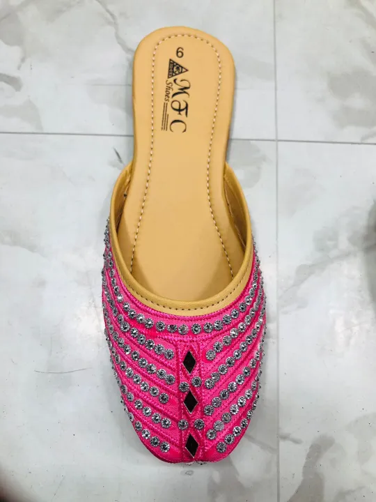 Nagra%20Juttie%20for%20ladies%20and%20girls%20flat.%20Pakistani%20Nagra%20Juttie%20for%20women%20-%20Image%202