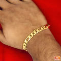 Thin Gold Bracelet. 