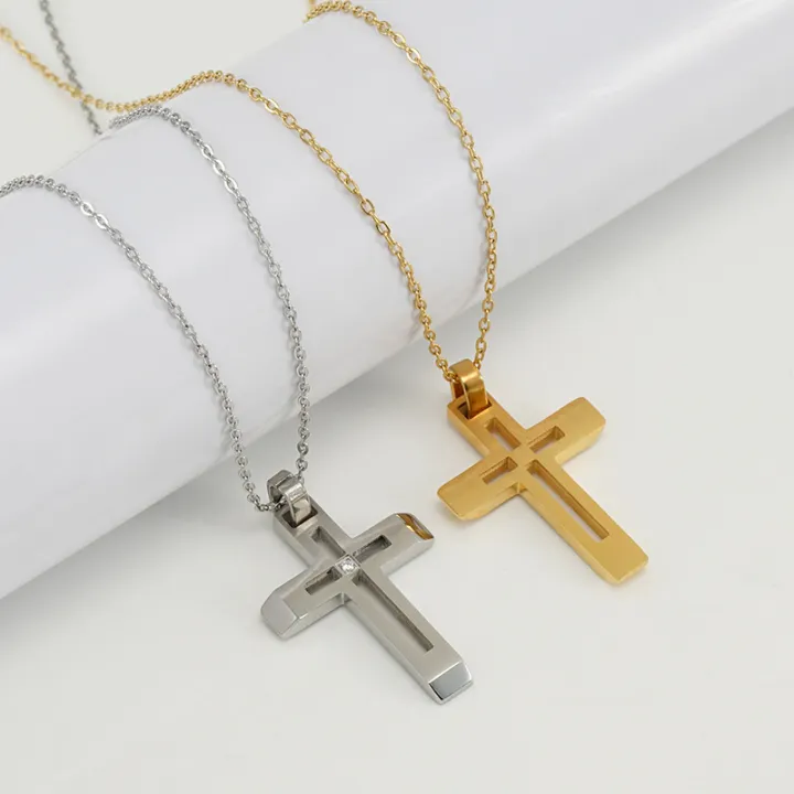 Fashionable,%20simple,%20style,%20hollow%20diamond-studded%20cross%20necklace,%20cross-border%20stainless%20steel%20electroplating%2018K%20gold,%20ins%20style%20woman%20-%20Image%204