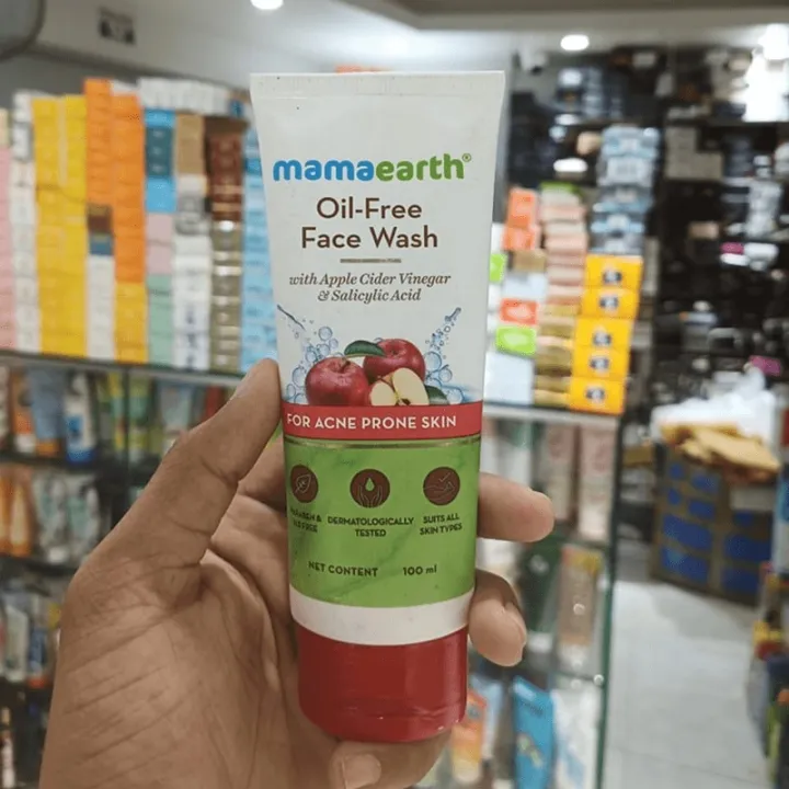 Mamaearth%20Oil%20Free%20Face%20Wash%20With%20Apple%20Cider%20Vinegar%20&%20Salicylic%20Acid%20-%20100%20ml%20-%20Image%203