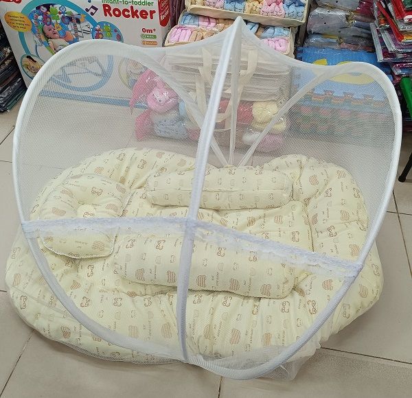 Baby%20Premium%20Bed%20Set%20Pillow%20Mosquito%20Net%20Size%20-%2042x25x20%20Inches%20(Color%20as%20per%20stock)%20-%20Image%204