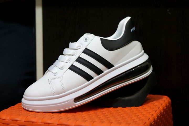 Black%203%20Step%20Sneakers%20for%20Men%20-%20Image%204