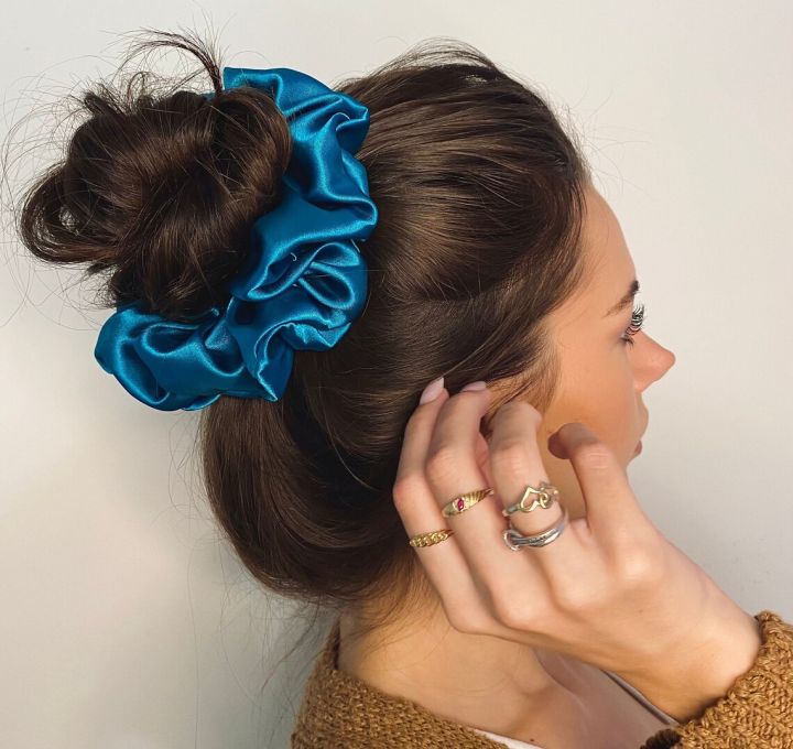 2%20Pcs%20%20helpful%20%20Silk%20Scrunchie%20Hair%20Band%20Bracelet%20Set%20For%20Grils%20-%20Image%207