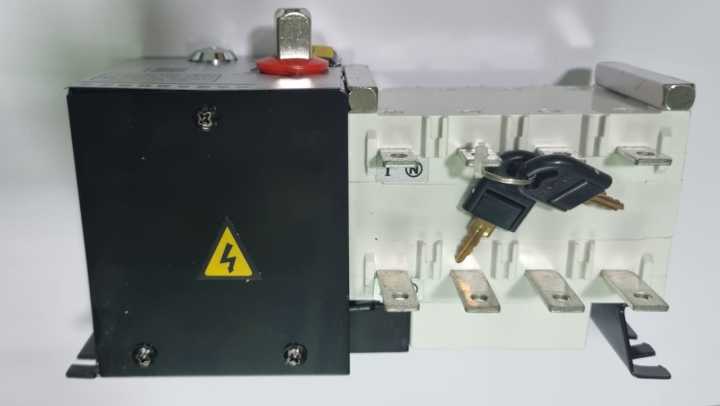 Automatic%20Transfer%20Switch,%20ATS%20100A/4pole%20-%20Image%206