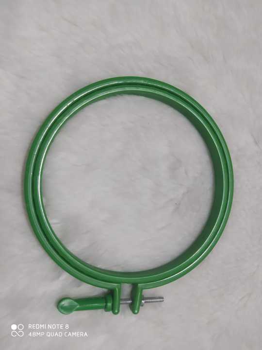 PLASTIC%20SCREWED%20EMBROIDERY%20HOOP%206%20Inch%20-%20Image%206
