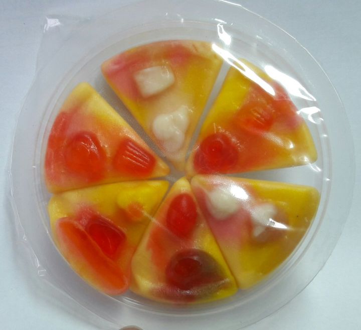 Yupi%20Gummy%20Pizza%2012%20Pcs%20Each%2014gm%20-%20168%20gm%20pack%20-%20Image%202