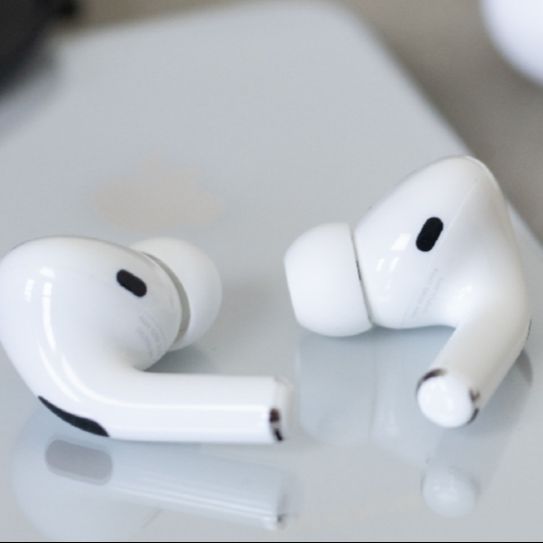 Lenovo%20LP40%20Pro%20TWS%20Bluetooth%205.3%20Earbuds%20%7C%20HD%20Sound%20%7C%20Touch%20Control%20%7C%20Noise%20Reduction%20%7C%20Long%20Battery%20%7C%20Free%20Type-C%20Cable%20-%20Image%204
