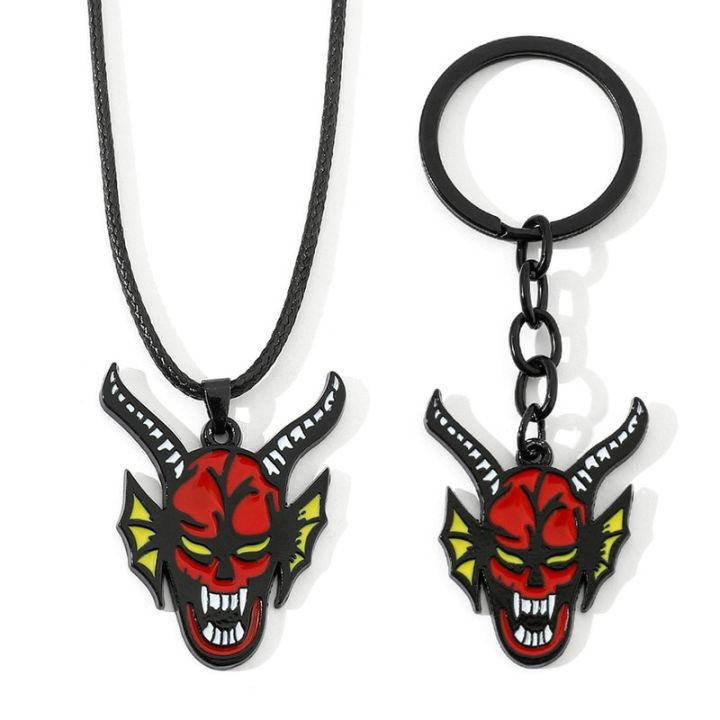 Horror%20Film%20Stranger%20Hellfire%20Club%20Necklace%20Eddie%20Munson%20Guitar%20Pick%20Pendant%20Necklaces%20for%20TV%20Drama%20Fans%20Friend%20Gift%20-%20Image%206