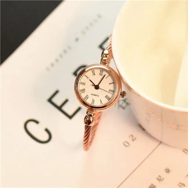 Small%20Gold%20Bangle%20Bracelet%20Watch%20Stainless%20Steel%20Retro%20Ladies%20Quartz%20Wristwatches%20Fashion%20Casual%20Thin%20Chain%20Watches%20-%20Image%209