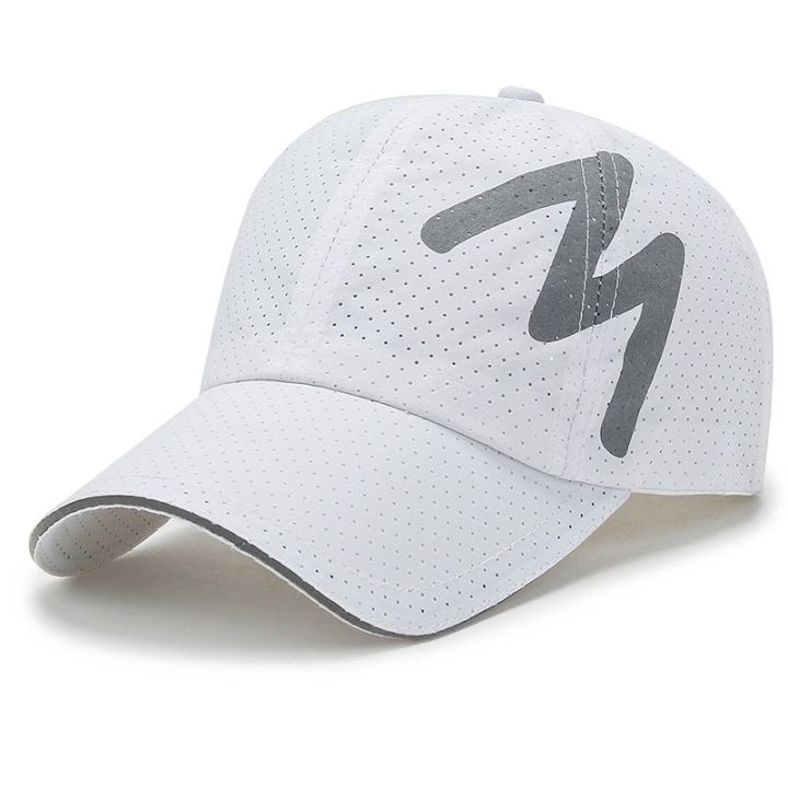 Reflective%20Strip%20Baseball%20Cap%20Outdoor%20Shade%20Men%20and%20Women%20Sun%20Hats%20Breathable%20Cool%20Summer%20Cap%20-%20Image%207