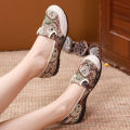 5Yuan Welfare Summer Old Beijing Cloth Shoes Women's Shoes Slip-on Breathable Spring and Autumn Shoes Soft Bottom Middle-Aged and Elderly Flat Shoes. 