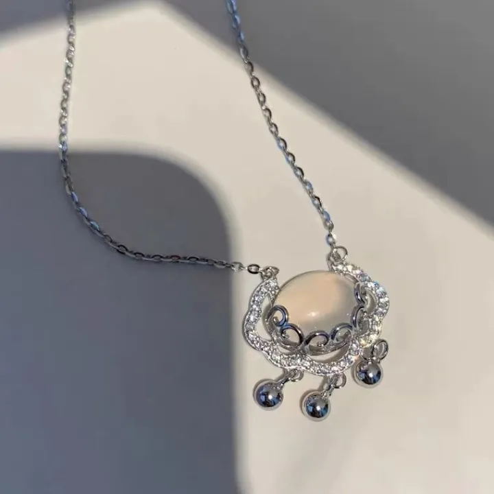 Cat's%20eye%20stone%20safety%20lock%20necklace%20for%20women,%20light%20luxury,%20retro%20niche%20design,%20gift%20to%20best%20friend%20and%20girlfriend,%20clavicle%20chain,%20cool%20style%20-%20Image%204