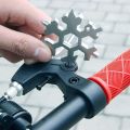18 In 1 Snowflake Multi Pocket Tool Keychain Spanner Hex Wrench Multifunction Screwdriver Multipurpose Camp Survive Outdoor Hike -Multiple colour.