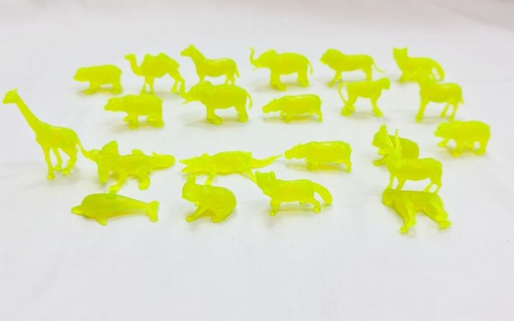Animal%20Kingdom%2022%20Piece%20Set%20for%20Kids%20Plastic%20Mini%20Jungle%20Animals%20Toys%20-%20Image%204