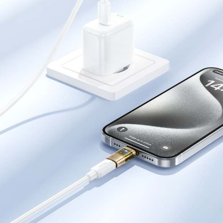 Hoco%20UA36D%20USB-C%20Male%20to%20iP%20Female%20OTG%20Transparent%20Adapter%20-%20Image%204
