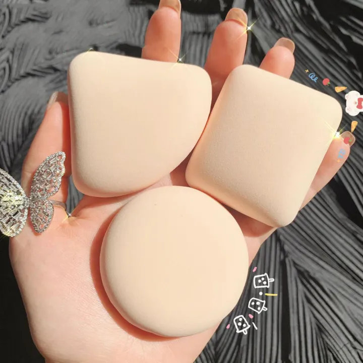 Small%20size%20Powder%20Puff%20Hygienic%20Compact%20Portable%20Makeup%20sponge%20Triangular%20shape%20Dry%20and%20wet%20dual-use%20Air%20Cushion%20for%20Makeup%20application%20Face%20powder%20Cosmetics%20storage%20Travel-friendly%20Suitable%20for%20all%20-%20Image%203