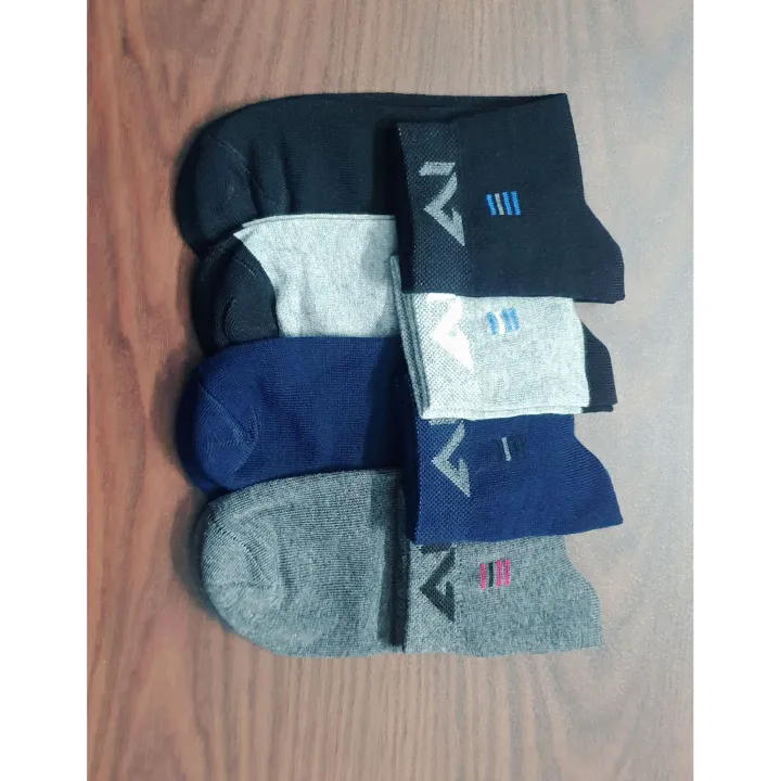 Men's%204%20pair%20Solid%20classic%20socks%20S423%20-%20Image%203