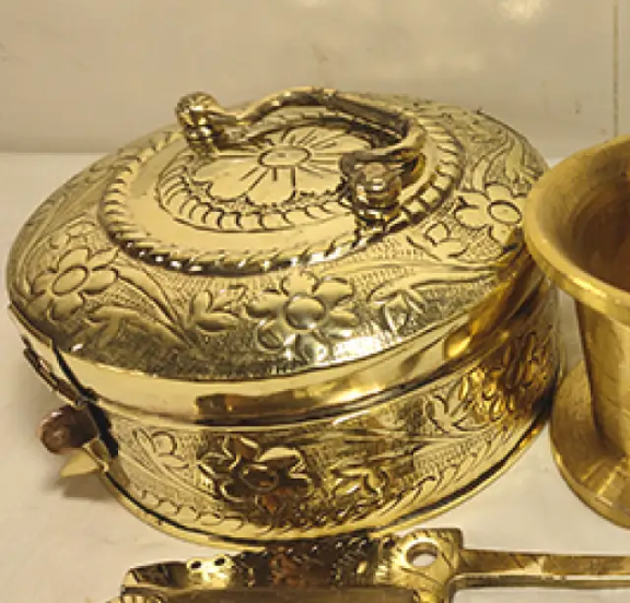 Pitol%20Panbox%20Set/Brass%20Panbox%20-%20Pitol%20Haman%20Dista/%20Brass%20Haman%20Dista%20-%20Sarta%20(Combo%20Set)%20-%20Image%202