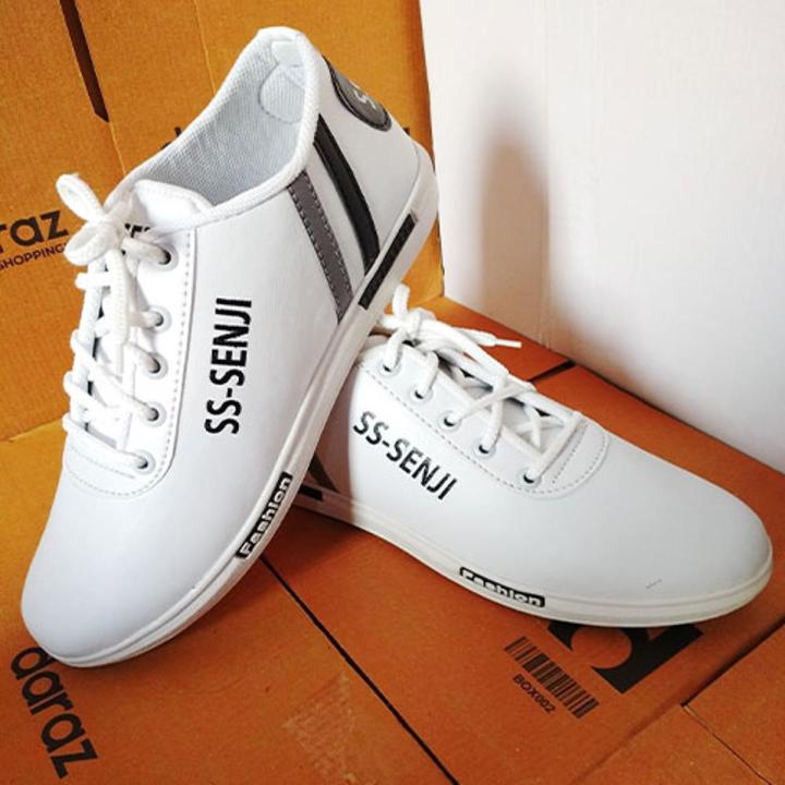Trendy shoes for men high quality fabrics and brethible outdoor sport sneakers light weight air fake men's shoes