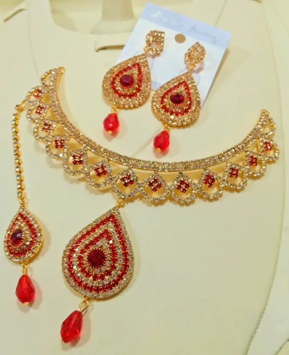 New%20Jewellery%20Collection%20Golden%20Crystal%20Girls%20Jewellery%20Set%20With%20Tika%20Bunda%20Long%20Lasting%20Polish%20For%20Women%20Trendy%20Fashion001%20-%20Image%204