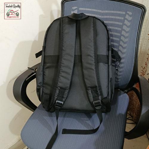 College-university%20backpack%20with%20laptop%20compartments,%20modern%20backpacks%20for%20students,%20backpacks%20for%20students,%20very%20modern%20backpack%20for%20young%20people%20-%20Image%207