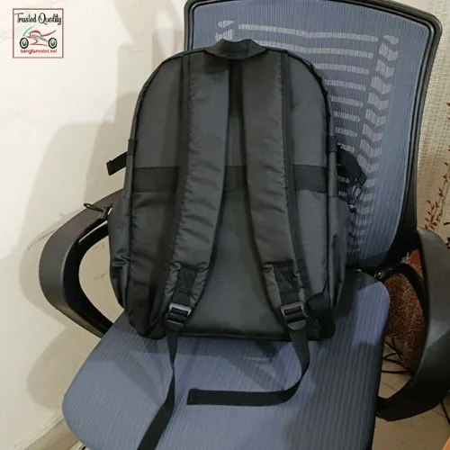 College-university%20backpack%20with%20laptop%20compartments,%20modern%20backpacks%20for%20students,%20backpacks%20for%20students,%20very%20modern%20backpack%20for%20young%20people%20-%20Image%207