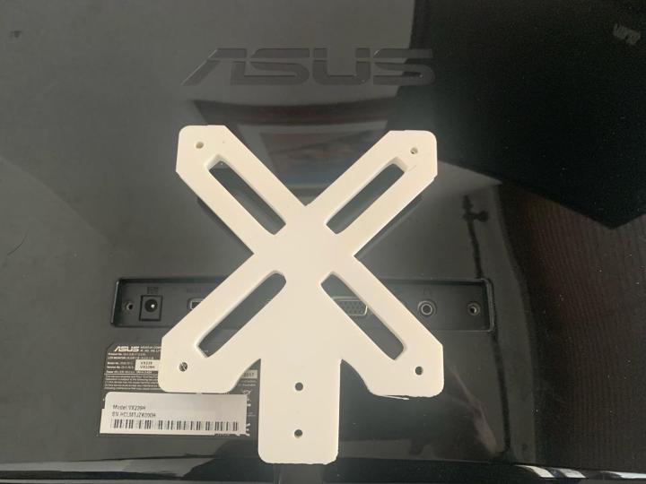 3D%20Printed%20Vesa%20Mount%20Adapter%20for%20Monitors/display%20-%20Image%204