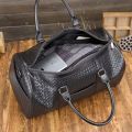 Men's leather travel bag, black gym bag, drop-hair waterproof handbag, top cowhide crossbody bag, one shoulder. 