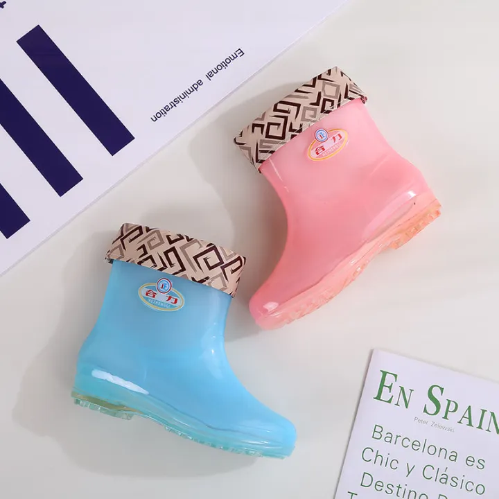 Jelly%20Rain%20Boots%20Women's%20Fashionable%20Rainy%20Day%20Quick-Drying%20Non-Mesh%20Mid-Calf%20Soft%20Rain%20Boots%20Non-Slip%20Glue%20Shoe%20Cover%20Shoes%20-%20Image%202