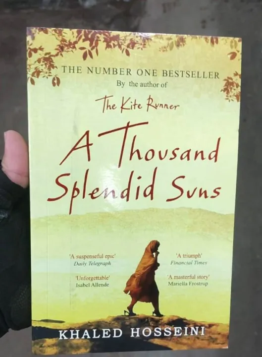 A%20Thousand%20Splendid%20Suns%20by%20Khaled%20Hosseini%20(Paperback)%20-%20Image%203