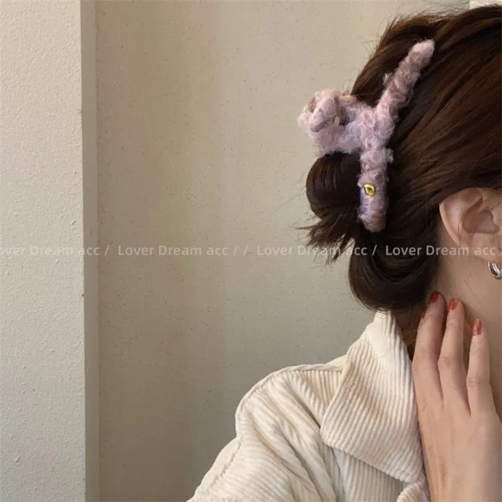 South%20Korea%20New%20Letter%20Gold%20Label%20Color%20Wool%20Plush%20Barrettes%20Sweet%20Fashion%20Grip%20Hair%20Clip%20All-Match%20Hair%20Accessories%20-%20Image%203