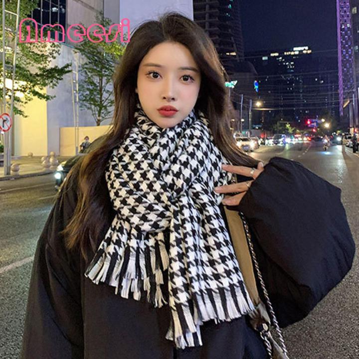 Women%20Black%20White%20Scarf%20Stylish%20Black%20White%20Plaid%20Print%20Scarf%20with%20Tassel%20Trim%20Warm%20Shawl%20for%20Women%20Versatile%20Long%20Scarf%20Wrap%20-%20Image%208