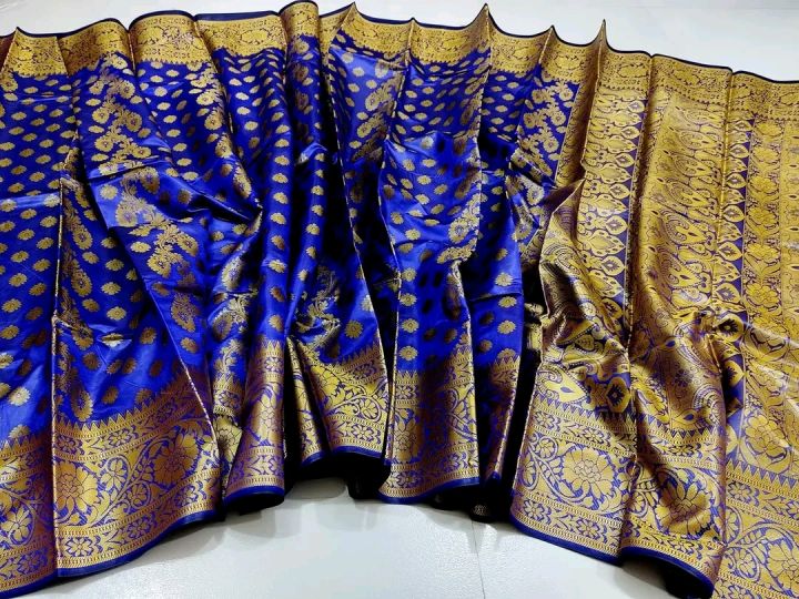Fashionable%20Tangail%20Halfsilk%20Katan%20Sari%20for%20Women%20-%20Image%202