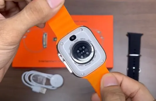 Ultra%20S9%20Android%205g%20Smartwatch%20With%20Dual%20Camera%204GB/64GB%20%E2%80%93%20(Body%20Color-Golden%20with%20double%20Straps)%20-%20Image%204