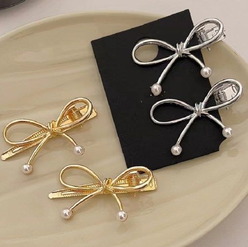 1/2Pcs%20Y2K%20Metal%20Pearl%20Bow%20Hairpin%20Fashion%20Design%20Hair%20Clip%20for%20Girls%20Female%20Hair%20Accessories%20-%20Image%207