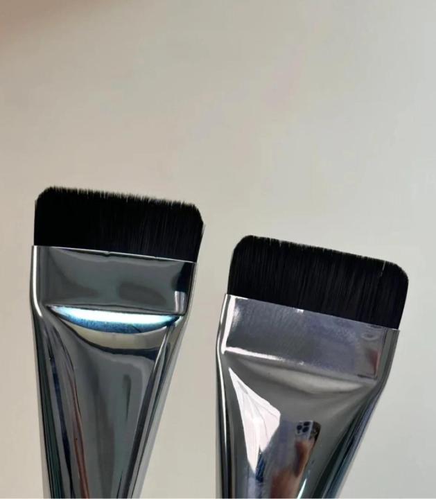 Korean%20wakemake%20flat%20head,%20one%20word%20foundation%20make-up,%20facial%20mask,%20ultra-thin%20flawless%20bare%20skin,%20concealer%20brush%20-%20Image%203