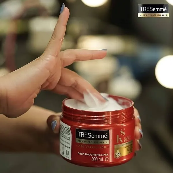 Tresemme%20Keratin%20Smooth%20Deep%20Smoothing%20Mask%20300ml%20-%20Image%208