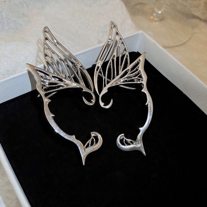 Hollow%20Butterfly%20Wings%20Single%20Ears%20Hanging%20Sweet%20Cool%20Ear%20Bone%20Clamp%20Earrings%20Punk%20Piercing%20Ear%20Clip%20Metal%20Halloween%20Elf%20Ear%20Cosplay%20Party%20Jewelry%20Girls%20Fashion%20Personality%20-%20Image%207