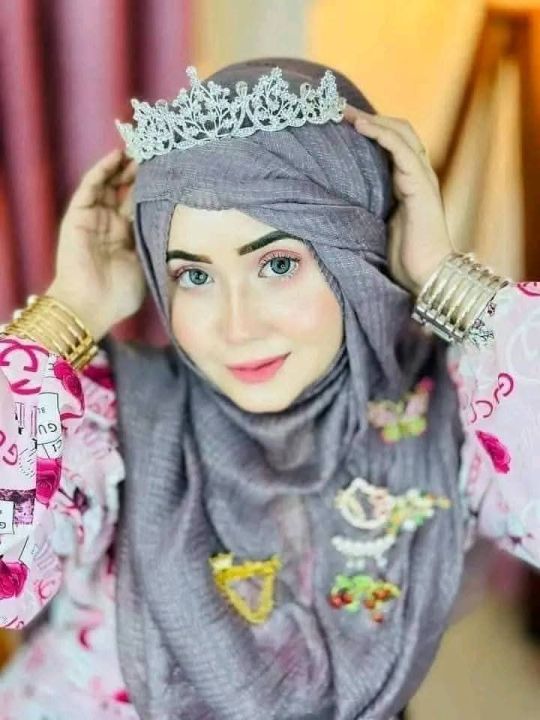 Crowns%20for%20Adults,%20Silver%20Rhinestone%20Women%20Tiaras%20and%20Crowns%20for%20Kids%20Birthday%20Tiara%20Princess%20Queen%20Crown%20for%20Girls%20Fancy%20Dress%20Bridal%20Wedding%20Tiara%20-%20Image%205